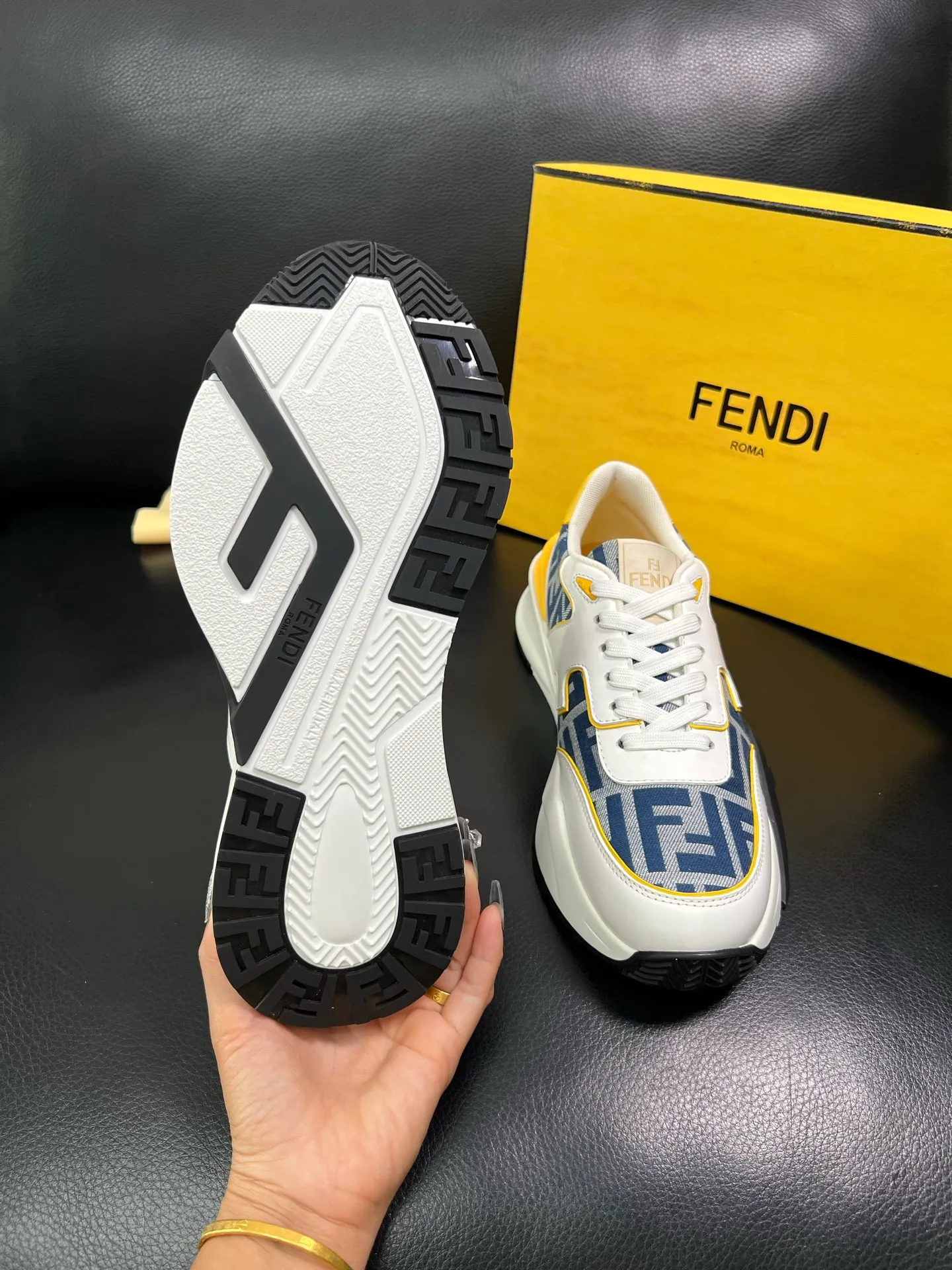 Men's shoes 💰840 FENDI top purchasing Fendi counters are equipped with the original factory, original fabrics imported from Italy, breathable and comfortable cowhide lining, soles: original soles specially provided by the original factory are super comfortable, original factory orders 🔍high quality, you can enter and exit the counter at will, welcome to compare, code number 39-44 (customized 38-45) 85856